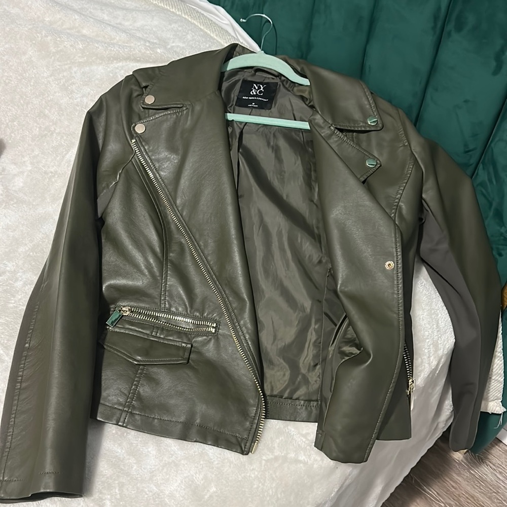 Hunter Green Leather Jacket! 🐢